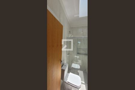 Casa de condomínio à venda com 105m², 3 quartos e 2 vagasBanheiro da Suíte 2