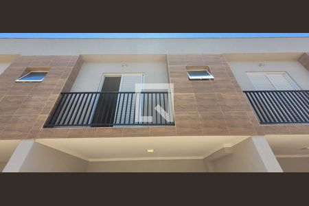 Casa de condomínio à venda com 105m², 3 quartos e 2 vagasVista da fachada da Casa