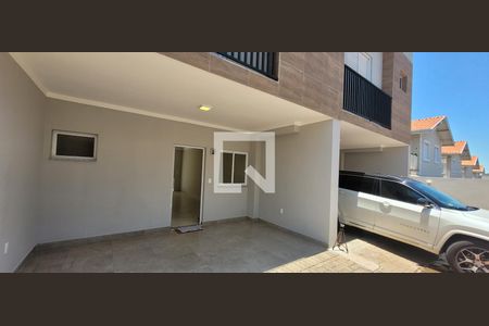 Casa de condomínio à venda com 105m², 3 quartos e 2 vagasVista da fachada da Casa