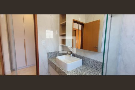 Casa de condomínio à venda com 105m², 3 quartos e 2 vagasBanheiro da Suíte 1