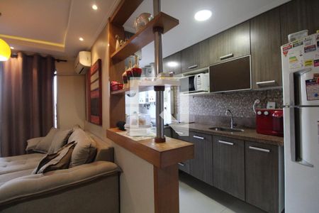 Apartamento para alugar com 224m², 4 quartos e 2 vagas Apartamento para alugar com 224m², 4 quartos e 2 vagasCozinha e Área de Serviço
