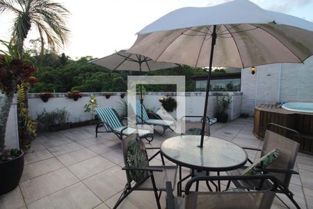 Apartamento para alugar com 224m², 4 quartos e 2 vagas Apartamento para alugar com 224m², 4 quartos e 2 vagasTerraço
