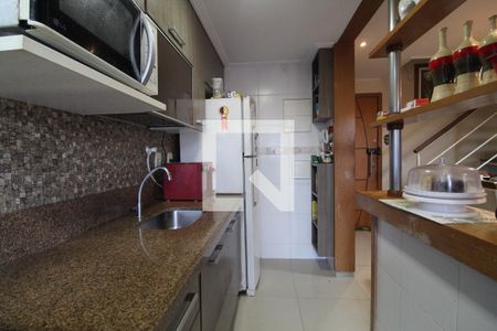 Apartamento para alugar com 224m², 4 quartos e 2 vagas Apartamento para alugar com 224m², 4 quartos e 2 vagasCozinha e Área de Serviço