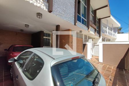 Casa à venda com 255m², 4 quartos e 3 vagasGaragem - Quintal
