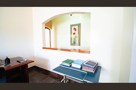 Casa à venda com 480m², 4 quartos e 4 vagas Casa à venda com 480m², 4 quartos e 4 vagasEscritório ou Quarto