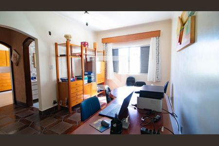 Casa à venda com 480m², 4 quartos e 4 vagas Casa à venda com 480m², 4 quartos e 4 vagasEscritório ou Quarto