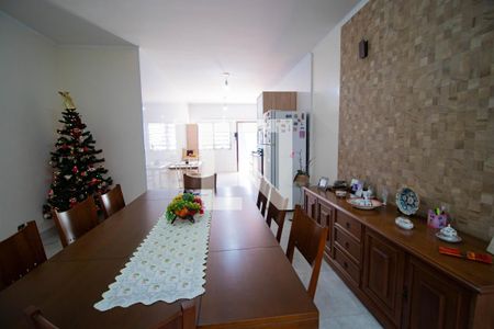 Casa à venda com 480m², 4 quartos e 4 vagas Casa à venda com 480m², 4 quartos e 4 vagasCopa