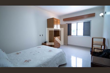 Casa à venda com 480m², 4 quartos e 4 vagas Casa à venda com 480m², 4 quartos e 4 vagasQuarto 3