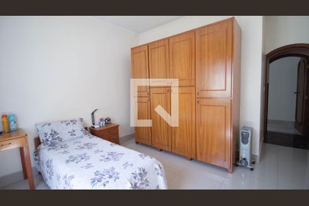 Casa à venda com 480m², 4 quartos e 4 vagas Casa à venda com 480m², 4 quartos e 4 vagasQuarto 2