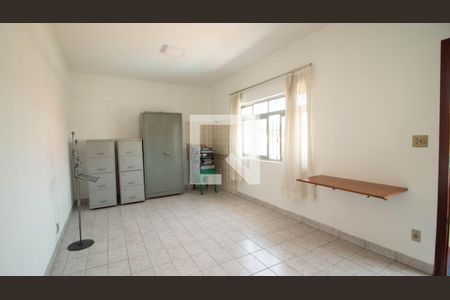 Casa à venda com 480m², 4 quartos e 4 vagas Casa à venda com 480m², 4 quartos e 4 vagasEdícula