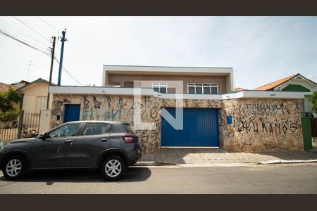Casa à venda com 480m², 4 quartos e 4 vagas Casa à venda com 480m², 4 quartos e 4 vagasFachada