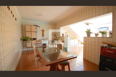 Casa à venda com 480m², 4 quartos e 4 vagas Casa à venda com 480m², 4 quartos e 4 vagasÁrea de Serviço