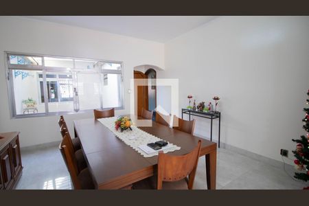 Casa à venda com 480m², 4 quartos e 4 vagas Casa à venda com 480m², 4 quartos e 4 vagasCopa