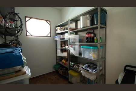 Casa à venda com 480m², 4 quartos e 4 vagas Casa à venda com 480m², 4 quartos e 4 vagasDespensa