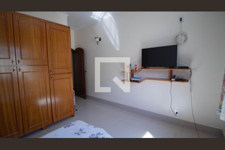 Casa à venda com 480m², 4 quartos e 4 vagas Casa à venda com 480m², 4 quartos e 4 vagasQuarto 2