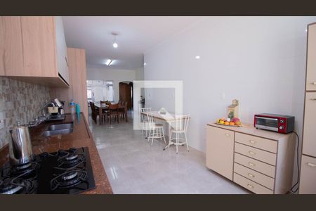 Casa à venda com 480m², 4 quartos e 4 vagas Casa à venda com 480m², 4 quartos e 4 vagasCozinha