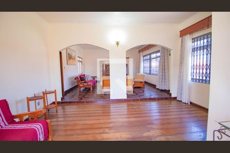 Casa à venda com 480m², 4 quartos e 4 vagas Casa à venda com 480m², 4 quartos e 4 vagasSala 1