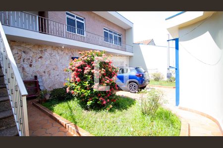 Casa à venda com 480m², 4 quartos e 4 vagas Casa à venda com 480m², 4 quartos e 4 vagasGaragem
