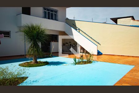 Casa à venda com 480m², 4 quartos e 4 vagas Casa à venda com 480m², 4 quartos e 4 vagasQuintal