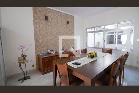 Casa à venda com 480m², 4 quartos e 4 vagas Casa à venda com 480m², 4 quartos e 4 vagasCopa