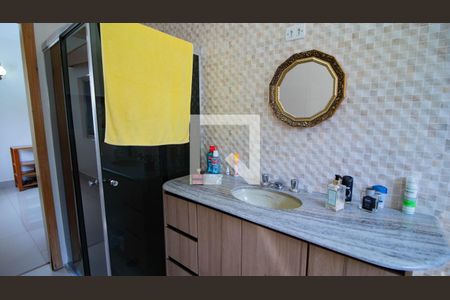 Casa à venda com 480m², 4 quartos e 4 vagas Casa à venda com 480m², 4 quartos e 4 vagasBanheiro da Suíte 3