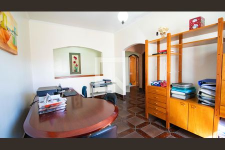 Casa à venda com 480m², 4 quartos e 4 vagas Casa à venda com 480m², 4 quartos e 4 vagasEscritório ou Quarto