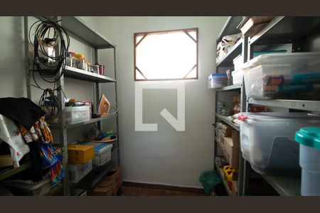 Casa à venda com 480m², 4 quartos e 4 vagas Casa à venda com 480m², 4 quartos e 4 vagasDespensa