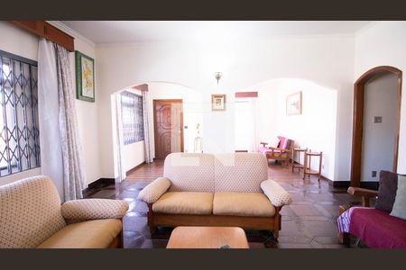 Casa à venda com 480m², 4 quartos e 4 vagas Casa à venda com 480m², 4 quartos e 4 vagasSala 2