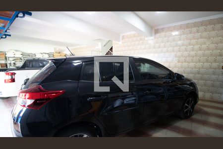 Casa à venda com 480m², 4 quartos e 4 vagas Casa à venda com 480m², 4 quartos e 4 vagasGaragem