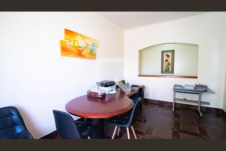 Casa à venda com 480m², 4 quartos e 4 vagas Casa à venda com 480m², 4 quartos e 4 vagasEscritório ou Quarto