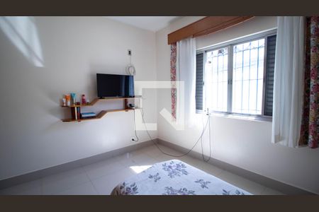 Casa à venda com 480m², 4 quartos e 4 vagas Casa à venda com 480m², 4 quartos e 4 vagasQuarto 2