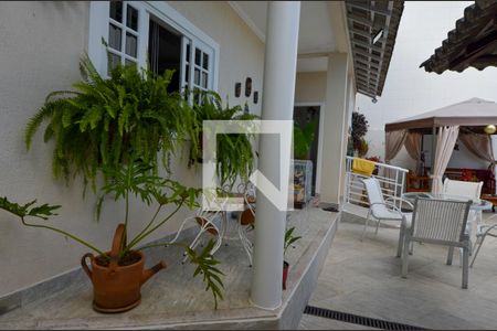 Casa de condomínio à venda com 450m², 5 quartos e 1 vaga Casa de condomínio à venda com 450m², 5 quartos e 1 vagaÁrea externa