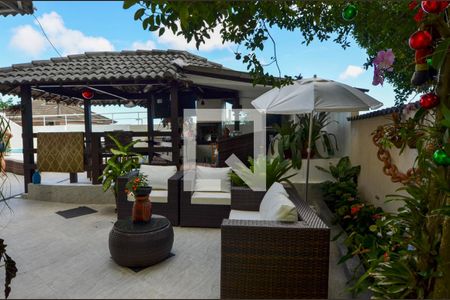 Casa de condomínio à venda com 450m², 5 quartos e 1 vaga Casa de condomínio à venda com 450m², 5 quartos e 1 vagaÁrea externa