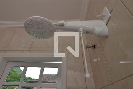 Casa de condomínio à venda com 450m², 5 quartos e 1 vaga Casa de condomínio à venda com 450m², 5 quartos e 1 vagaBanheiro social