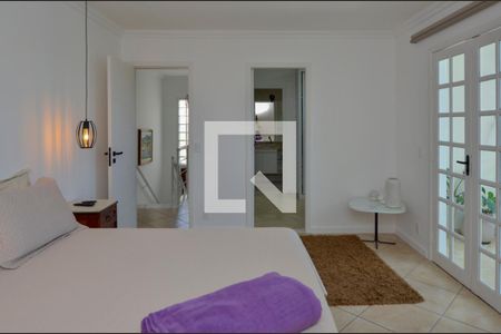 Casa de condomínio à venda com 450m², 5 quartos e 1 vaga Casa de condomínio à venda com 450m², 5 quartos e 1 vagaSuite 2