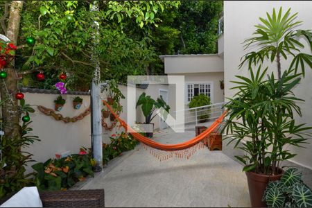 Casa de condomínio à venda com 450m², 5 quartos e 1 vaga Casa de condomínio à venda com 450m², 5 quartos e 1 vagaÁrea externa