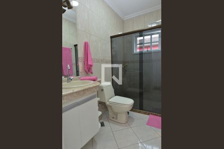 Casa de condomínio à venda com 450m², 5 quartos e 1 vaga Casa de condomínio à venda com 450m², 5 quartos e 1 vagaBanheiro social