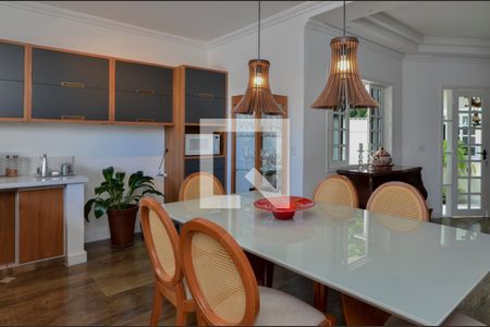 Casa de condomínio à venda com 450m², 5 quartos e 1 vaga Casa de condomínio à venda com 450m², 5 quartos e 1 vagaCozinha