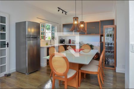 Casa de condomínio à venda com 450m², 5 quartos e 1 vaga Casa de condomínio à venda com 450m², 5 quartos e 1 vagaCozinha