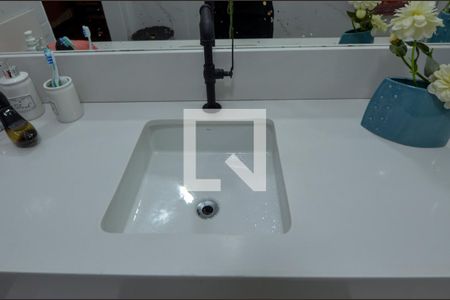 Casa de condomínio à venda com 450m², 5 quartos e 1 vaga Casa de condomínio à venda com 450m², 5 quartos e 1 vagaBanheiro da Suíte 1