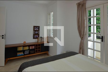 Casa de condomínio à venda com 450m², 5 quartos e 1 vaga Casa de condomínio à venda com 450m², 5 quartos e 1 vagaQuarto 2