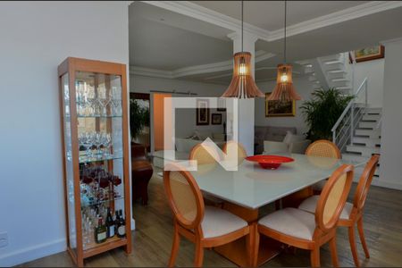 Casa de condomínio à venda com 450m², 5 quartos e 1 vaga Casa de condomínio à venda com 450m², 5 quartos e 1 vagaCozinha