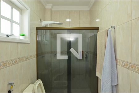 Casa de condomínio à venda com 450m², 5 quartos e 1 vaga Casa de condomínio à venda com 450m², 5 quartos e 1 vagaBanheiro da suíte 2