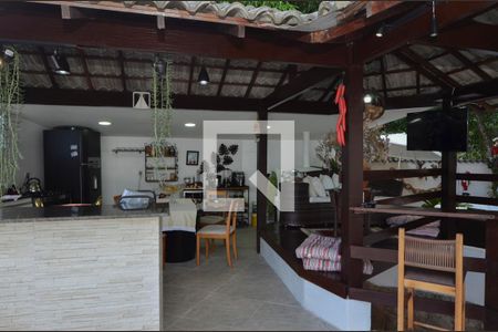 Casa de condomínio à venda com 450m², 5 quartos e 1 vaga Casa de condomínio à venda com 450m², 5 quartos e 1 vagaÁrea externa