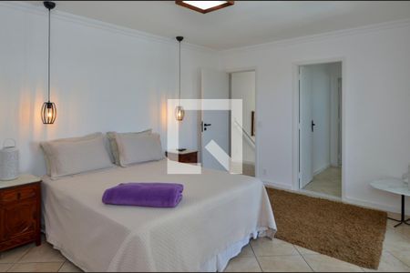 Casa de condomínio à venda com 450m², 5 quartos e 1 vaga Casa de condomínio à venda com 450m², 5 quartos e 1 vagaSuite 2