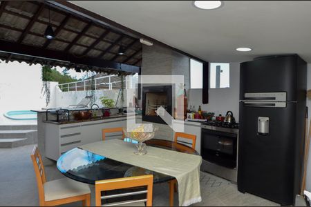 Casa de condomínio à venda com 450m², 5 quartos e 1 vaga Casa de condomínio à venda com 450m², 5 quartos e 1 vagaVaranda gourmet