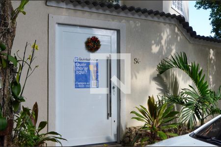 Casa de condomínio à venda com 450m², 5 quartos e 1 vaga Casa de condomínio à venda com 450m², 5 quartos e 1 vagaPlaca