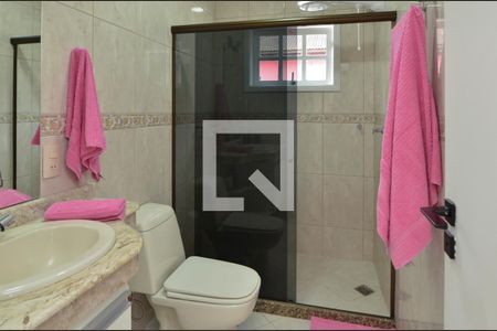 Casa de condomínio à venda com 450m², 5 quartos e 1 vaga Casa de condomínio à venda com 450m², 5 quartos e 1 vagaBanheiro social