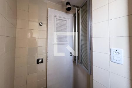 Apartamento à venda com 61m², 2 quartos e 1 vaga Apartamento à venda com 61m², 2 quartos e 1 vagaBanheiro de Serviço