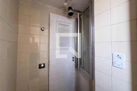 Apartamento à venda com 61m², 2 quartos e 1 vaga Apartamento à venda com 61m², 2 quartos e 1 vagaBanheiro de Serviço